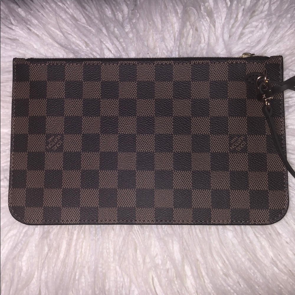 Louis Vuitton Neverfull Pochette